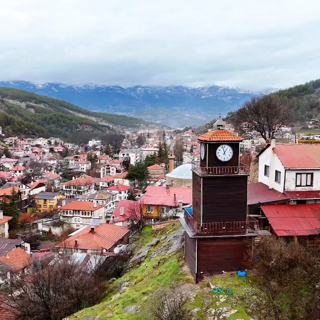 Yaklaşık 20 metrelik kubbesiyle asırlara meydan okuyor