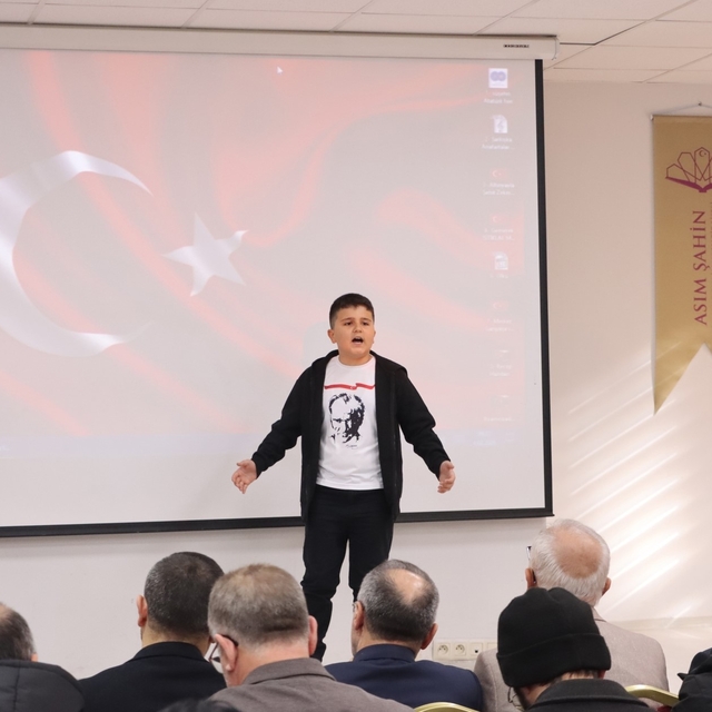 İstiklal Marşı'nı en güzel okumak için yarıştılar
Sivas'ta 5. sınıf öğrenci...