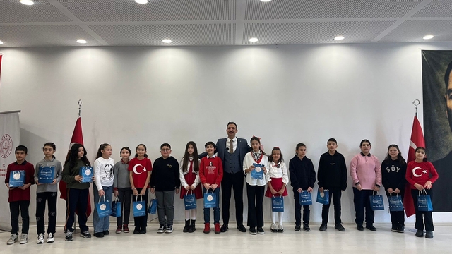 İstiklal Marşı Güzel Okuma Yarışması'nda il birincisi Kula'dan