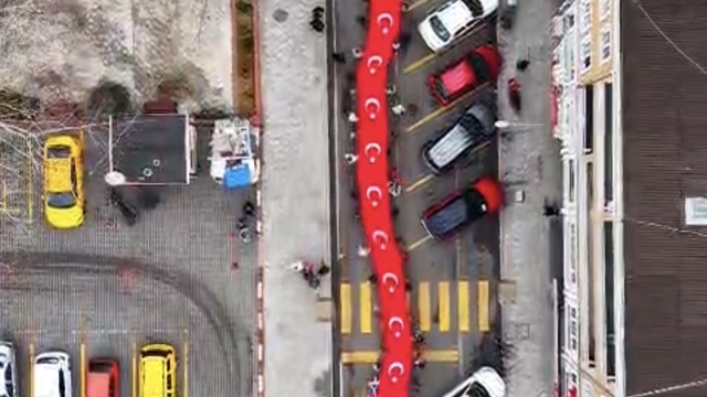 Tekirdağ'da ilkokul öğrencileri "Bayrağa Saygı" yürüyüşü yaptı