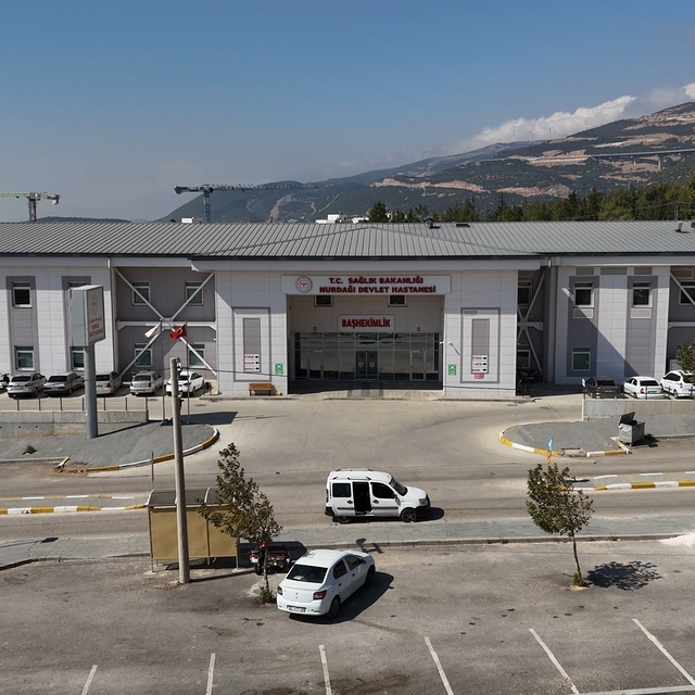 Nurdağı'nda çelik konstrüksiyonlu hastane 9 ayda tamamlandı, deprem bölgesi...