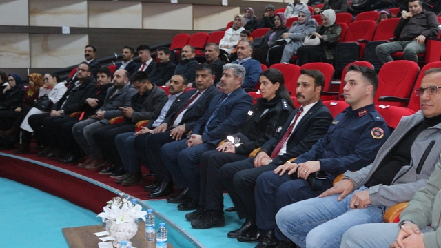 Gemerek'te öğrencilere akran zorbalığıyla ilgili bilgi verildi