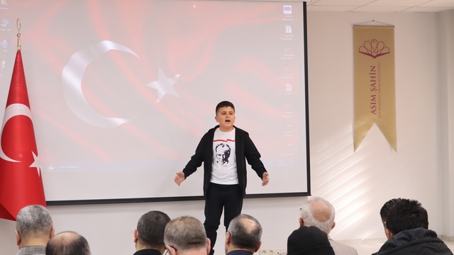 İstiklal Marşı'nı en güzel okumak için yarıştılar
Sivas'ta 5. sınıf öğrencilerine yönelik düzenlenen "Korkma! Gençliğin Ruhu Burada" temalı İstiklal Marşı'nı güzel okuma yarışmasının il finali gerçekleştirildi