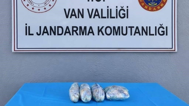 Çaldıran'da 1 kilo 978 gram kubar esrar ele geçirildi