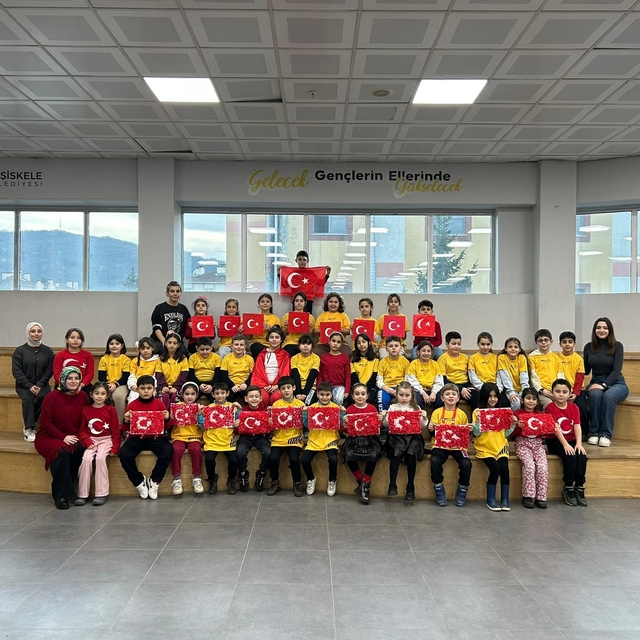 Ala Mekan'da bayrak sevgisi