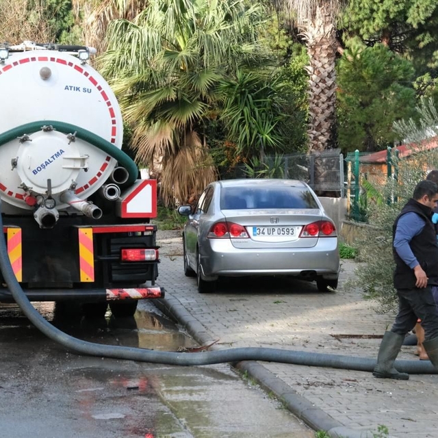 Bodrum'da sağanak yağışın bilançosu: "101 ev, 8 iş yerinde su baskını yaşan...