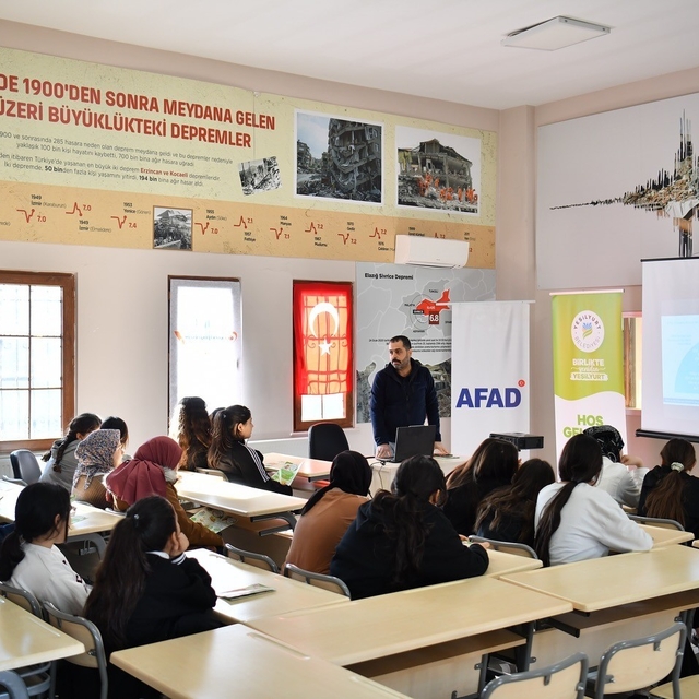 Yeşilyurt Belediyesi Afetlere hazırlık eğitimlerini kararlıkla sürdürüyor