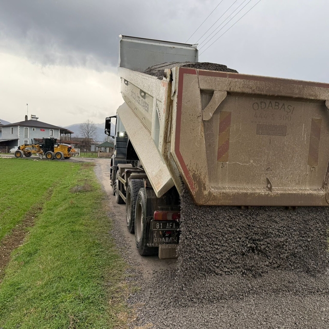 Gümüşpınar köyünde yollar açılıyor