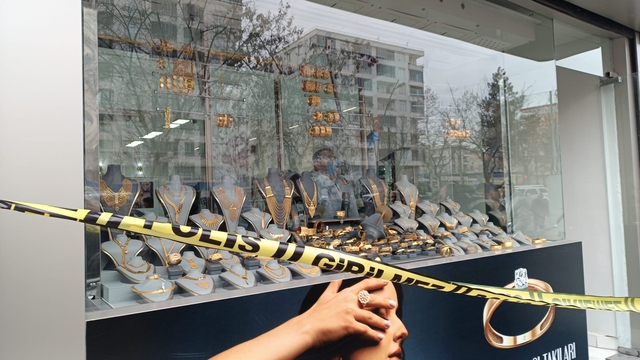 Batman'da kuru sıkı tabancayla kuyumcu soygunu: 1 kilo altın çalındı