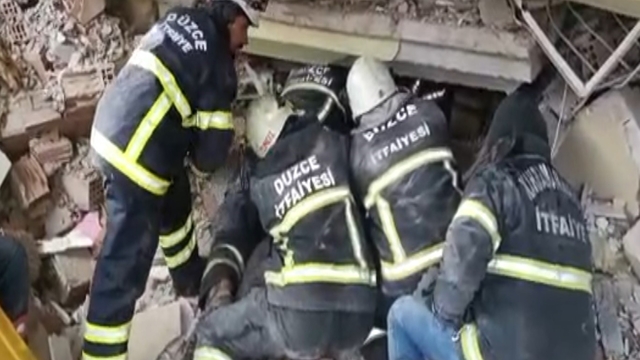 Zamanla yarıştılar, yaşananları hiç unutmadılar
"İlk 3 gün sıfır uykuyla çalıştık"