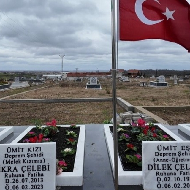 Depremde eşini ve kızını kaybeden Bafralı baba: "Cenazelerini bulduğumuzda...