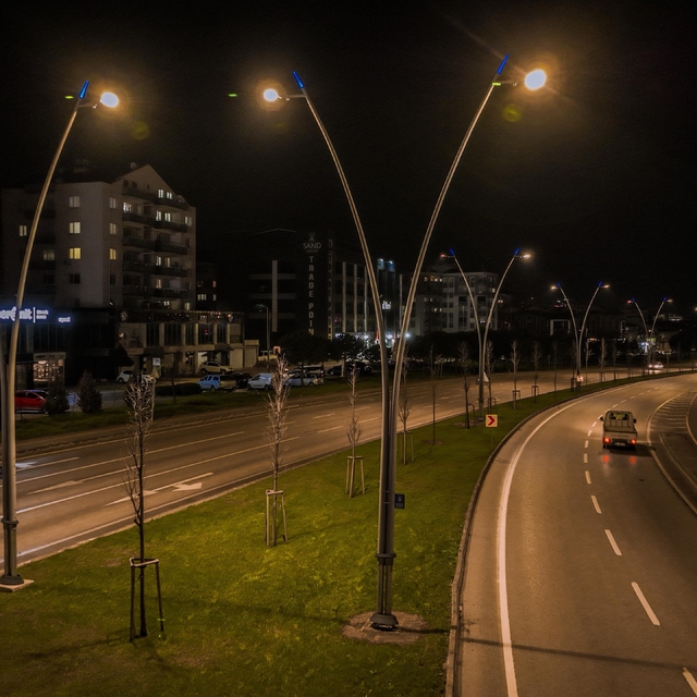 Çalı yolu büyükşehirle aydınlandı