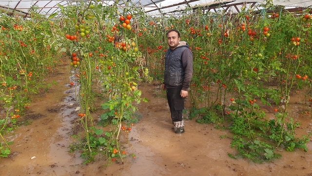 Antalya'da sağanak hayatı olumsuz etkiledi (3)