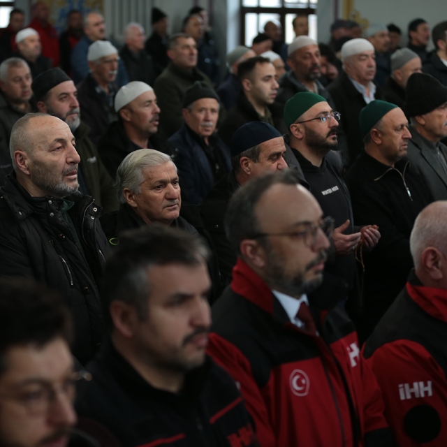 Bolu'da depremde hayatını kaybedenler dualarla anıldı