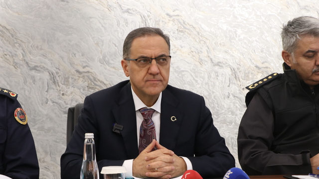 Yalova Valisi Usta, asayiş değerlendirme toplantısında konuştu