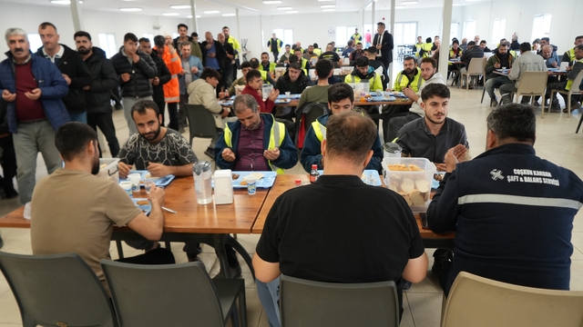 Körfezray şantiyesinde deprem şehitleri anıldı: Bölgeye 100 milyon liralık destek sağlandı