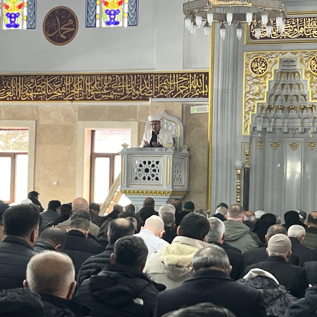 Hakkari'de 6 Şubat depremlerinde yaşamını yitirenler anıldı