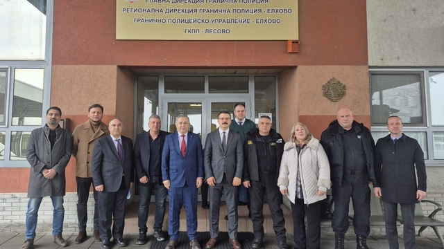 Hamzabeyli'deki tır yoğunluğu Bulgaristan makamlarıyla ele alındı