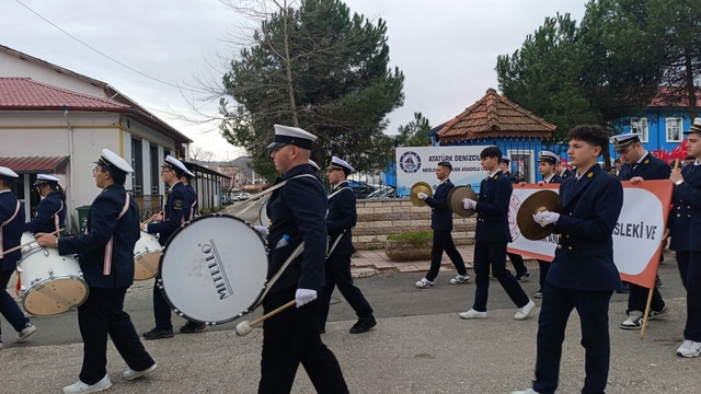 Ordu'da lisede "Bayrak Sevgisi" etkinliği düzenledi