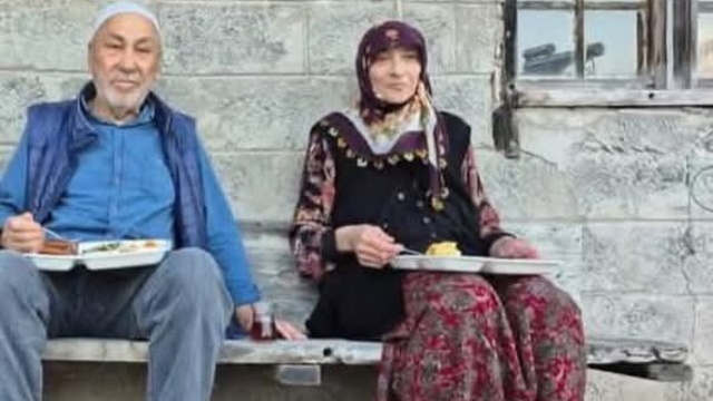 1 gün arayla ölen 56 yıllık çift yan yana toprağa verildi