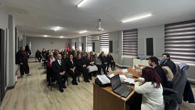 Bahadın'da kadınlar menopoz hakkında bilgilendirildi