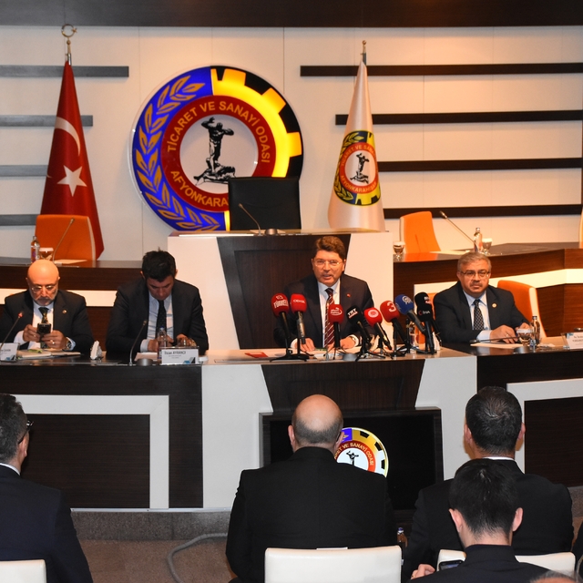 Adalet Bakanı Tunç, Afyonkarahisar'da İş Dünyası Buluşmaları Programı'nda k...