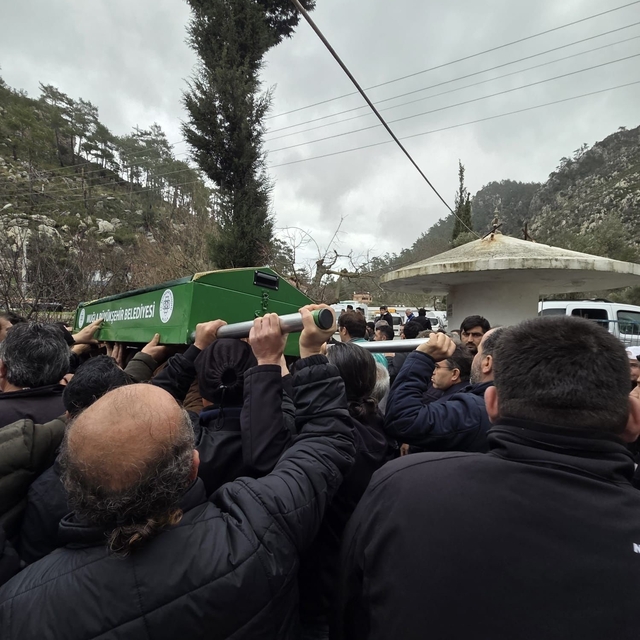 Selde hayatını kaybeden belediye işçisi son yolculuğuna uğurlandı