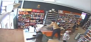 Kemah'taki deprem paniği marketin güvenlik kamerasına yansıdı