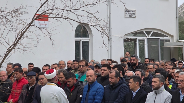 Muğla'da otomobiliyle suya kapılarak ölen sürücü defnedildi