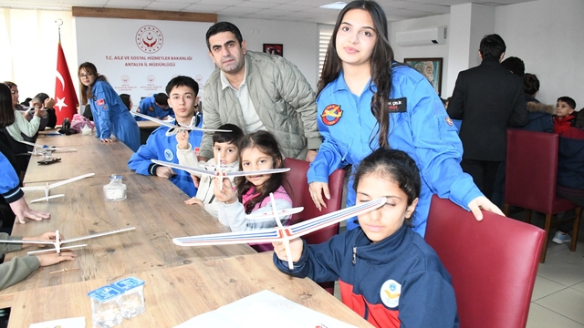 Antalya'da "Model Uçak Yapım" etkinliği düzenlendi