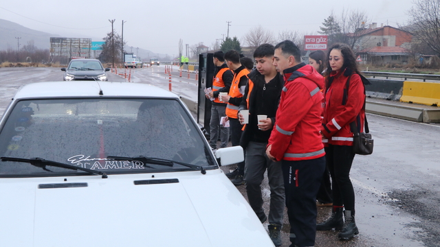 Çankırı'da öğretmen ve öğrencilerden deprem farkındalığı etkinliği