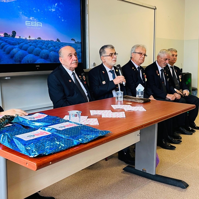 Zonguldaklı gaziler gençlerle buluştu