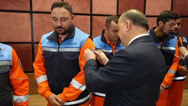 "Asrın felaketi"nde hayatını kaybedenleren Kastamonu'da dualarla anıldı
Kastamonu'da akredite olan arama ve kurtarma ekiplerinin armaları takdim edildi