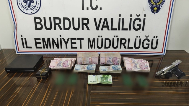 Burdur'da fuhuş operasyonunda yakalanan 2 zanlı tutuklandı