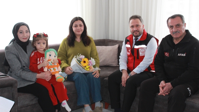 Siirt'te depremzede ailelere ziyaret