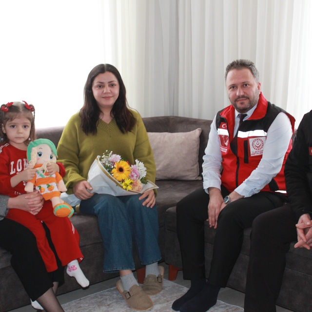 Siirt'te depremzede ailelere ziyaret