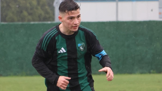 Kocaelispor, Mustafa Ege Bilim'i Yalova'ya kiraladı
19 yaşındaki oyuncu sezon sonuna kadar 3. Lig ekibinde oynayacak