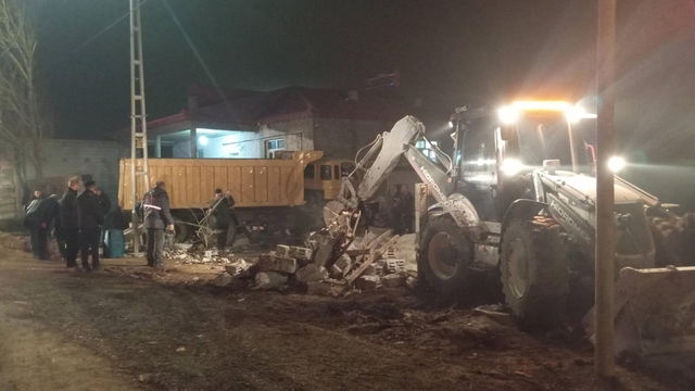 Iğdır'da kamyon eve girdi; 1 yaralı