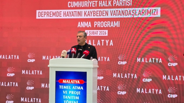 CHP Genel Başkanı Özel: "Muhalefet çivi çakma makamı değildir, çiviyi kimin çakacağına millet karar verir"
CHP Genel Başkanı Özgür Özel, depremin üçüncü yılında Malatya'da konuştu