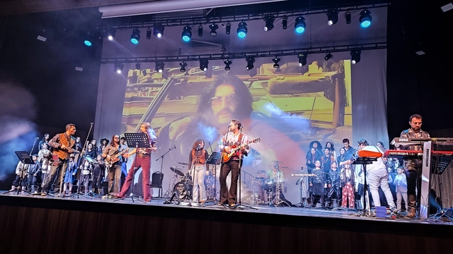 Kocaeli'de öğrenciler Barış Manço şarkılarıyla yarıştı
"Her Zamanın Barış Abisi" yarışmasında 300 öğrenci hünerlerini sergiledi