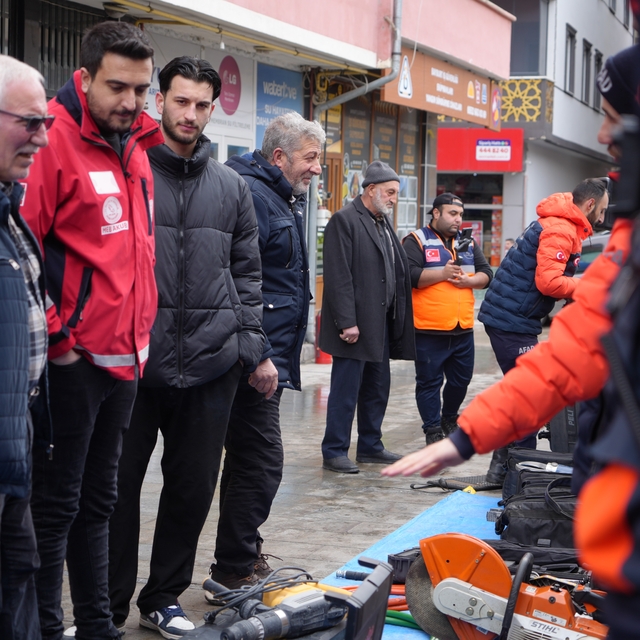 Bayburt AFAD'dan deprem sergisi ve ekipman tanıtımı