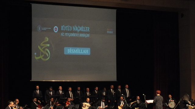 Sivas'ta Devlet THM Korosu sanatçıları konser verdi