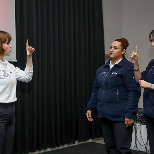 Bursa Büyükşehir'de personele işaret dili ve etkili iletişim eğitimi
