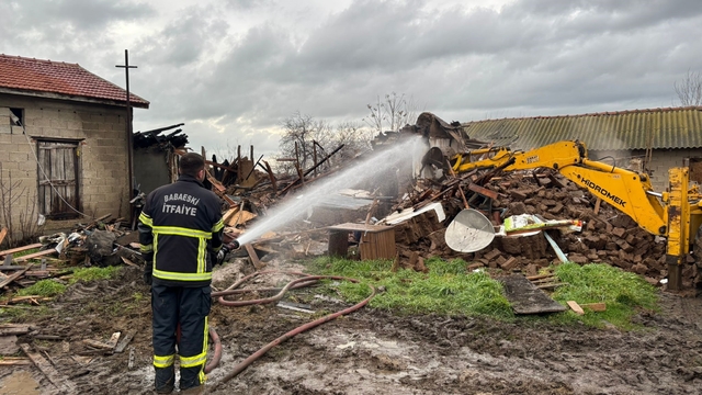 Babaeski'de kerpiç ev yangını söndürüldü