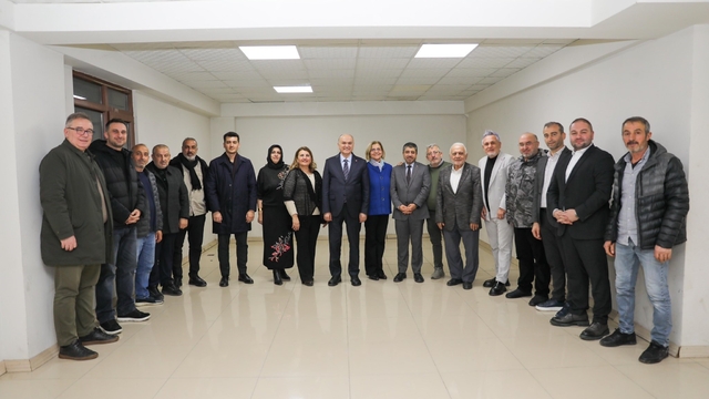 Düzce Belediyesi eski meclis üyeleri Başkan Özlü ile buluştu