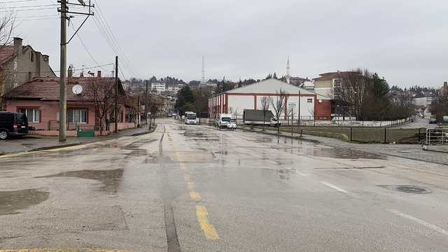 Bolu güne yağışla uyandı
