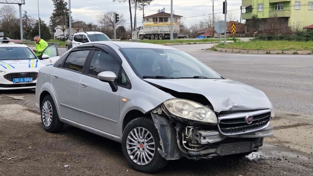 Samsun'da trafik kazası: 2 araçta maddi hasar oluştu