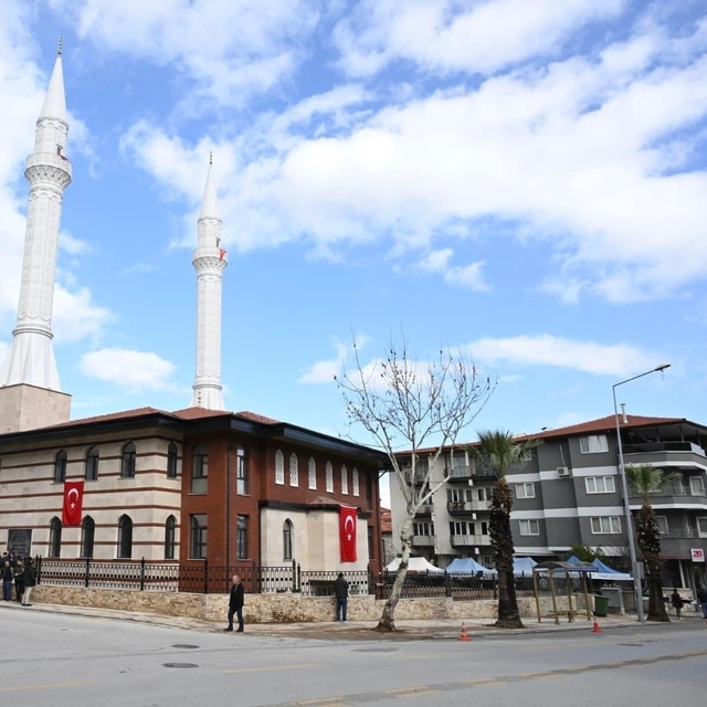 Abdülkadir Geylani Camisi ibadete açıldı