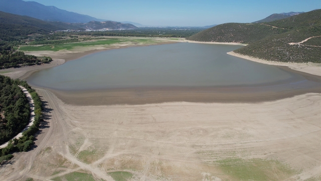 Çöle dönen Gölbaşı Göleti, yeniden hayat buldu
Kar ve yağmur suları, Bursa ovasının can damarı Gölbaşı Göleti'nin su seviyesini yükseltti