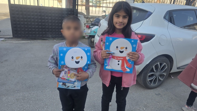 Derede boğulan küçük Berivan'ın cenazesi adli tıptan alındı
Dersleri iyi olsun diye alınan küpeleri sadece bir hafta takabildi